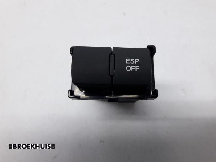 Gebruikte ESP Schakelaar Kia Cee'd (EDB5) 1.6 CRDi 16V Prijs € 10,00 Margeregeling aangeboden door Autobedrijf Broekhuis B.V.