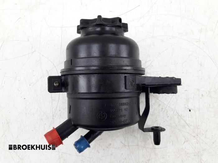 Gebruikte Servo Oliereservoir BMW X1 (E84) xDrive 20d 2.0 16V Prijs € 25,00 Margeregeling aangeboden door Autobedrijf Broekhuis B.V.