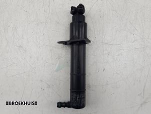 Gebruikte Koplamp Sproeier Mercedes ML II (164/4JG) 3.0 ML-280 CDI 4-Matic V6 24V Prijs € 25,00 Margeregeling aangeboden door Autobedrijf Broekhuis B.V.