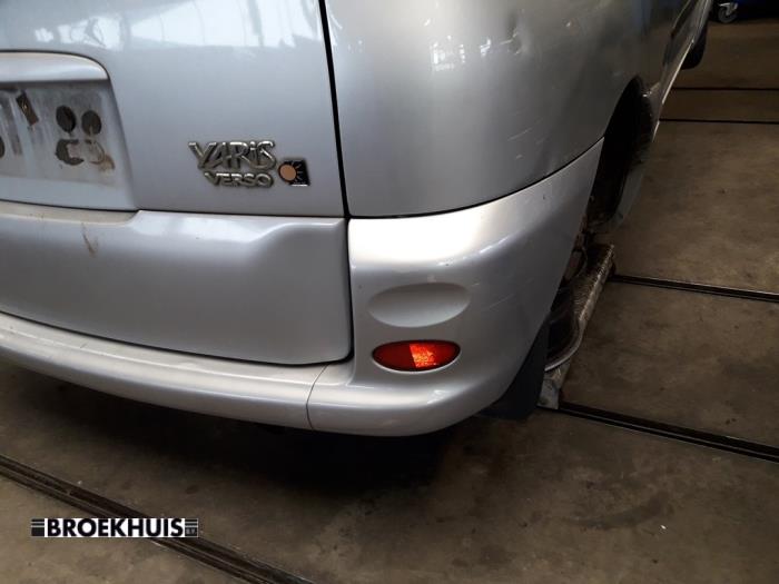 Bumper achter van een Toyota Yaris Verso (P2) 1.5 16V 2000
