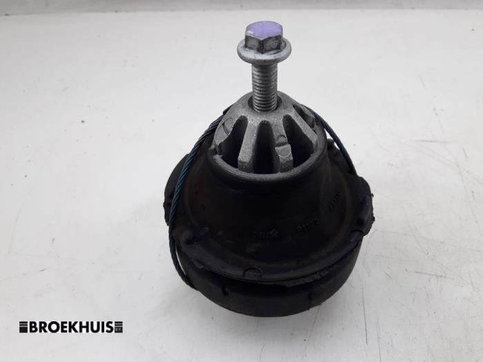 Gebruikte Motorsteun Volvo V40 (MV) 2.0 D4 16V Prijs € 25,00 Margeregeling aangeboden door Autobedrijf Broekhuis B.V.