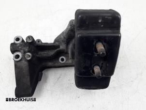 Gebruikte Motorsteun Iveco New Daily VI 33S16, 35C16, 35S16 Prijs € 36,30 Inclusief btw aangeboden door Autobedrijf Broekhuis B.V.