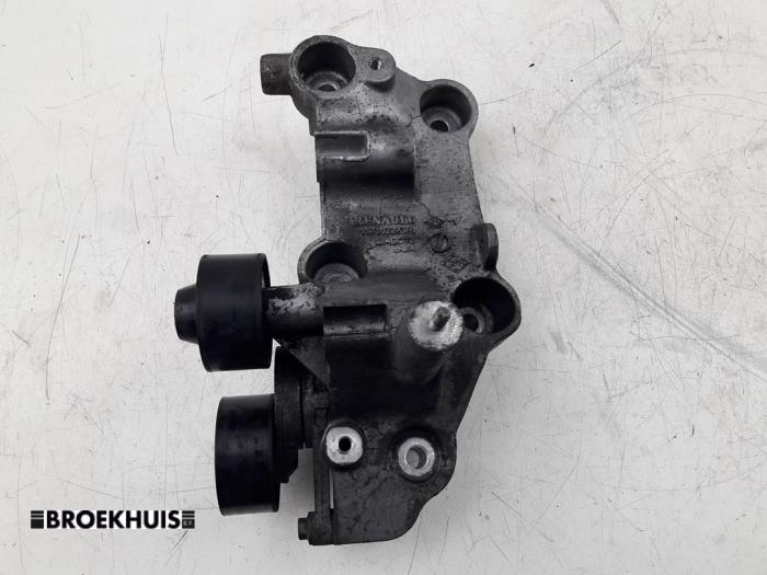 Gebruikte Dynamosteun boven Opel Movano 2.3 CDTi 16V FWD Prijs € 36,30 Inclusief btw aangeboden door Autobedrijf Broekhuis B.V.
