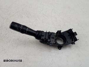 Gebruikte Schakelaar Richtingaanwijzer Kia Sportage (SL) 2.0 CVVT 16V 4x2 Prijs € 20,00 Margeregeling aangeboden door Autobedrijf Broekhuis B.V.