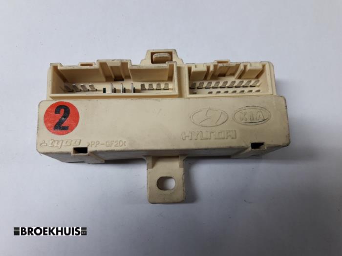 Gebruikte Module (diversen) Kia Carens III (FG) 2.0 CRDI VGT 16V Prijs € 15,00 Margeregeling aangeboden door Autobedrijf Broekhuis B.V.