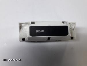 Gebruikte Module controlelampjes Mazda 6 SportBreak (GH19/GHA9) 2.0 CiDT 16V Prijs € 15,00 Margeregeling aangeboden door Autobedrijf Broekhuis B.V.