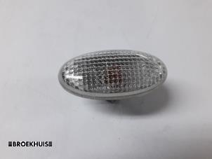 Gebruikte Richtingaanwijzer links Mazda 6 (GG12/82) Prijs € 5,00 Margeregeling aangeboden door Autobedrijf Broekhuis B.V.