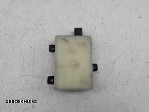 Gebruikte Dode hoek sensor Landrover Range Rover Velar (LY) 3.0 D300 AWD Prijs € 235,00 Margeregeling aangeboden door Autobedrijf Broekhuis B.V.