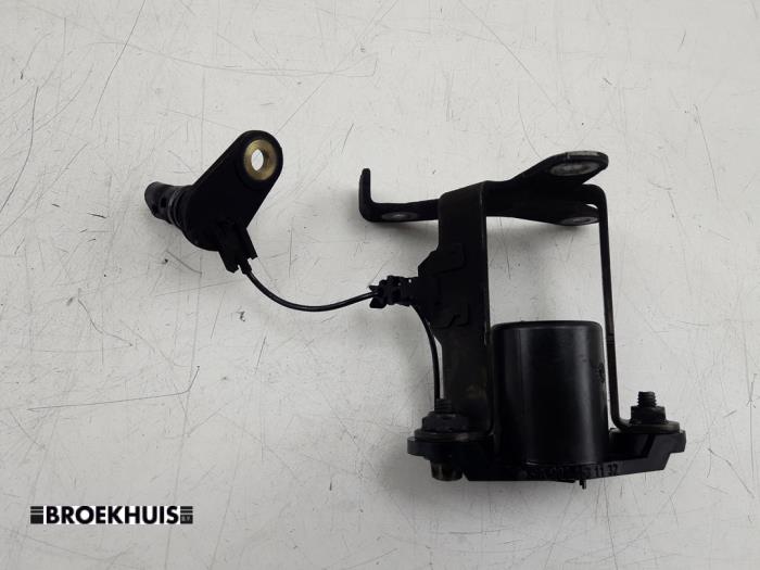 Gebruikte Oliepeil sensor Mercedes ML II (164/4JG) 3.0 ML-280 CDI 4-Matic V6 24V Prijs € 25,00 Margeregeling aangeboden door Autobedrijf Broekhuis B.V.