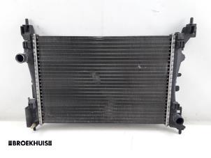 Gebruikte Radiateur Fiat Grande Punto (199) 1.4 Prijs € 30,00 Margeregeling aangeboden door Autobedrijf Broekhuis B.V.