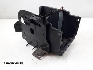 Gebruikte Accubak Ford B-Max (JK8) 1.6 Ti-VCT 16V Prijs € 25,00 Margeregeling aangeboden door Autobedrijf Broekhuis B.V.