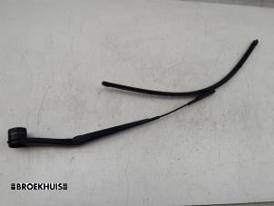 Gebruikte Ruitenwisserarm voor Ford B-Max (JK8) 1.6 Ti-VCT 16V Prijs € 15,00 Margeregeling aangeboden door Autobedrijf Broekhuis B.V.