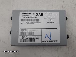 Gebruikte Radio module Volvo V40 (MV) 2.0 D2 16V Prijs € 100,00 Margeregeling aangeboden door Autobedrijf Broekhuis B.V.