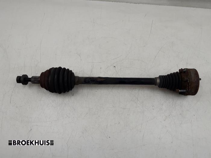Gebruikte Aandrijfas links-achter Volkswagen Passat Variant (3C5) 3.6 FSI 24V 4Motion Prijs € 25,00 Margeregeling aangeboden door Autobedrijf Broekhuis B.V.