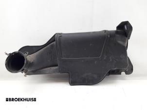 Gebruikte Luchtfilterhuis Porsche Boxster (987) 3.4 S 24V Prijs € 150,00 Margeregeling aangeboden door Autobedrijf Broekhuis B.V.