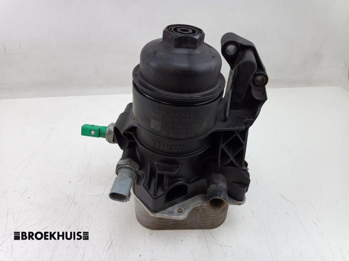 Gebruikte Oliefilterhuis Skoda Kodiaq 2.0 TDI 150 16V Prijs € 40,00 Margeregeling aangeboden door Autobedrijf Broekhuis B.V.