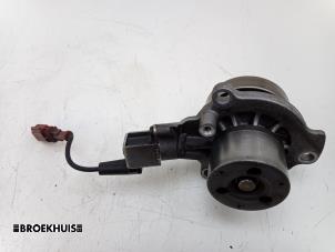 Gebruikte Waterpomp Skoda Kodiaq 2.0 TDI 150 16V Prijs € 40,00 Margeregeling aangeboden door Autobedrijf Broekhuis B.V.