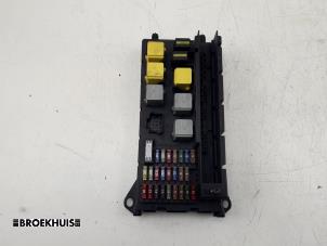 Gebruikte Zekeringkast Volkswagen Crafter 2.5 TDI 30/32/35 Prijs € 60,50 Inclusief btw aangeboden door Autobedrijf Broekhuis B.V.