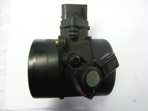 Gebruikte Luchtmassameter Mercedes E (W211) 2.2 E-200 CDI 16V Prijs € 15,00 Margeregeling aangeboden door Autobedrijf Broekhuis B.V.