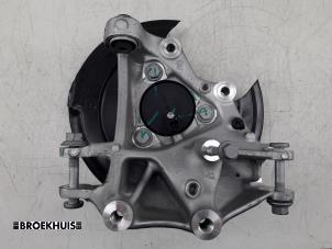 Gebruikte Fusee links-achter Lynk &amp; Co 01 1.5 PHEV Prijs € 250,00 Margeregeling aangeboden door Autobedrijf Broekhuis B.V.