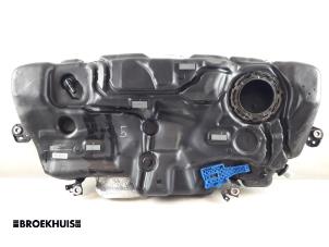 Gebruikte Tank Volvo V90 II (PW) 2.0 T5 16V Prijs € 250,00 Margeregeling aangeboden door Autobedrijf Broekhuis B.V.