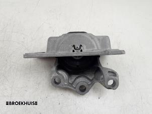 Gebruikte Motorrubber Volvo V90 II (PW) 2.0 T5 16V Prijs € 50,00 Margeregeling aangeboden door Autobedrijf Broekhuis B.V.