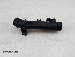 Gebruikte Turbo Pijp Volvo V90 II (PW) 2.0 T5 16V Prijs € 35,00 Margeregeling aangeboden door Autobedrijf Broekhuis B.V.