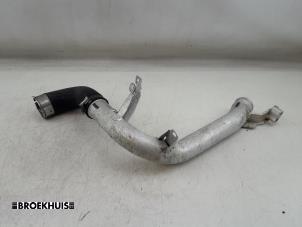 Gebruikte Intercooler Buis Volvo V90 II (PW) 2.0 T5 16V Prijs € 100,00 Margeregeling aangeboden door Autobedrijf Broekhuis B.V.