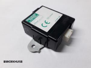 Gebruikte Deur module Toyota Avensis Verso (M20) 2.0 16V VVT-i D-4 Prijs € 25,00 Margeregeling aangeboden door Autobedrijf Broekhuis B.V.