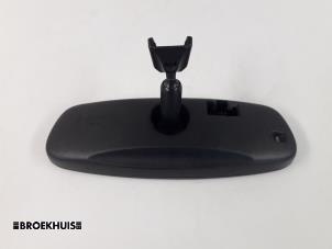 Gebruikte Spiegel binnen Toyota Avensis Wagon (T25/B1E) 2.0 16V D-4D Prijs € 20,00 Margeregeling aangeboden door Autobedrijf Broekhuis B.V.