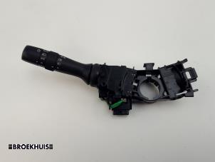 Gebruikte Schakelaar Richtingaanwijzer Lexus CT 200h 1.8 16V Prijs € 30,00 Margeregeling aangeboden door Autobedrijf Broekhuis B.V.