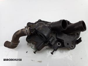 Gebruikte Thermostaathuis Skoda Citigo 1.0 12V Prijs € 60,00 Margeregeling aangeboden door Autobedrijf Broekhuis B.V.