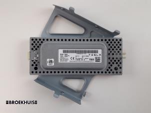 Gebruikte Radio module Tesla Model S 75D Prijs € 250,00 Margeregeling aangeboden door Autobedrijf Broekhuis B.V.