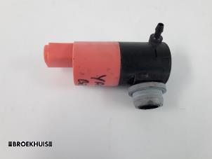 Gebruikte Ruitensproeierpomp voor Toyota Yaris II (P9) Prijs € 7,50 Margeregeling aangeboden door Autobedrijf Broekhuis B.V.