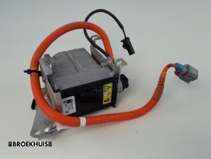 Gebruikte Koelwater Verwarmings Module Tesla Model S 75D Prijs € 225,00 Margeregeling aangeboden door Autobedrijf Broekhuis B.V.