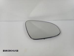 Gebruikte Spiegelglas rechts Toyota C-HR (X1,X5) 1.8 16V Hybrid Prijs € 20,00 Margeregeling aangeboden door Autobedrijf Broekhuis B.V.