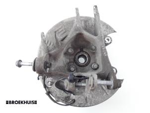 Gebruikte Fusee links-achter Tesla Model S 75D Prijs € 225,00 Margeregeling aangeboden door Autobedrijf Broekhuis B.V.