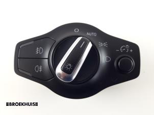 Gebruikte Schakelaar Licht Audi Q5 (8RB) 2.0 TDI 16V Quattro Prijs € 20,00 Margeregeling aangeboden door Autobedrijf Broekhuis B.V.