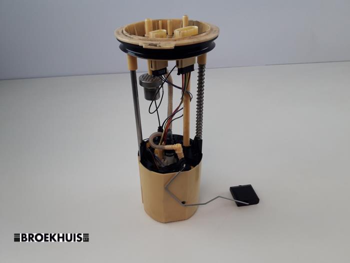 Gebruikte Tank element Pomp Audi Q5 (8RB) 2.0 TDI 16V Quattro Prijs € 150,00 Margeregeling aangeboden door Autobedrijf Broekhuis B.V.
