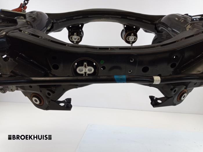 Subframe van een Mazda CX-60 (KH) 2.5 e-SkyActiv PHEV 2023