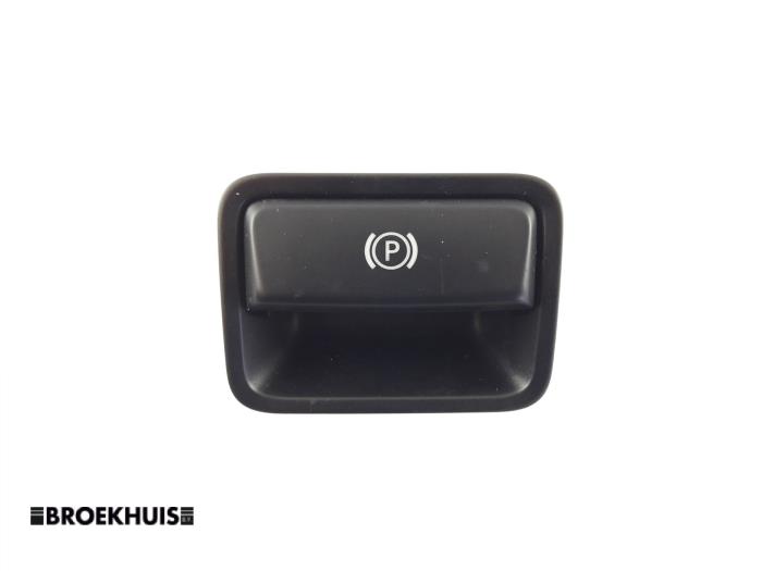 Gebruikte Schakelaar handrem Mercedes A (W176) 1.5 A-180 CDI, A-180d 16V Prijs € 5,00 Margeregeling aangeboden door Autobedrijf Broekhuis B.V.