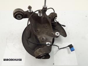 Gebruikte Fusee rechts-achter Mercedes CLA (117.3) 1.6 CLA-180 16V Prijs € 75,00 Margeregeling aangeboden door Autobedrijf Broekhuis B.V.