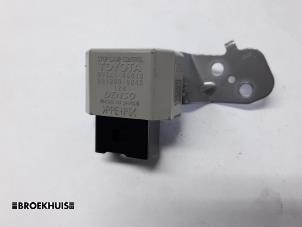 Gebruikte Relais Toyota Prius (NHW20) 1.5 16V Prijs € 10,00 Margeregeling aangeboden door Autobedrijf Broekhuis B.V.