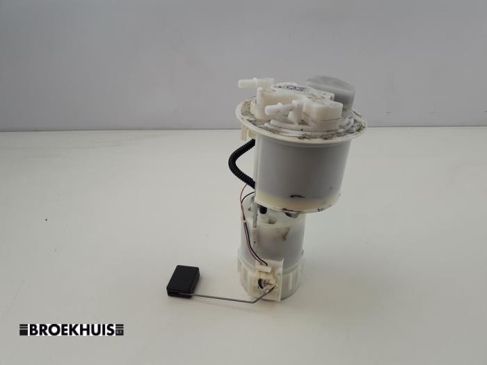 Gebruikte Tank element Pomp Toyota Aygo (B40) 1.0 12V VVT-i Prijs € 25,00 Margeregeling aangeboden door Autobedrijf Broekhuis B.V.