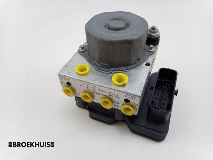 Gebruikte ABS Pomp Toyota Aygo (B40) 1.0 12V VVT-i Prijs € 50,00 Margeregeling aangeboden door Autobedrijf Broekhuis B.V.