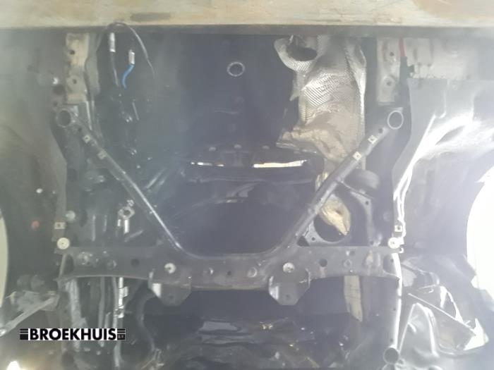 Gebruikte Subframe BMW 3 serie (F30) 320d 2.0 16V EfficientDynamicsEdition Prijs € 175,00 Margeregeling aangeboden door Autobedrijf Broekhuis B.V.