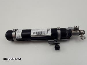 Gebruikte Gasgenerator Mercedes CLA (117.3) 1.6 CLA-180 16V Prijs € 80,00 Margeregeling aangeboden door Autobedrijf Broekhuis B.V.