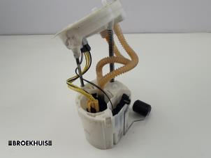 Gebruikte Brandstofpomp Elektrisch BMW 3 serie (F30) 320d 2.0 16V EfficientDynamicsEdition Prijs € 35,00 Margeregeling aangeboden door Autobedrijf Broekhuis B.V.