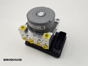 Gebruikte ABS Pomp BMW 3 serie (F30) 320d 2.0 16V EfficientDynamicsEdition Prijs € 225,00 Margeregeling aangeboden door Autobedrijf Broekhuis B.V.