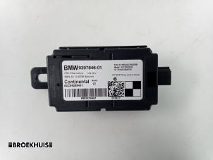 Gebruikte Antenne Versterker BMW 3 serie (F30) 320d 2.0 16V EfficientDynamicsEdition Prijs € 20,00 Margeregeling aangeboden door Autobedrijf Broekhuis B.V.